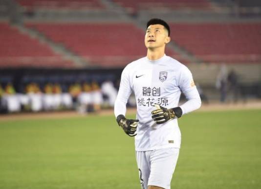 成都蓉城将跟24岁的法甲王牌签新约！下一轮中超将亮相，引发热议