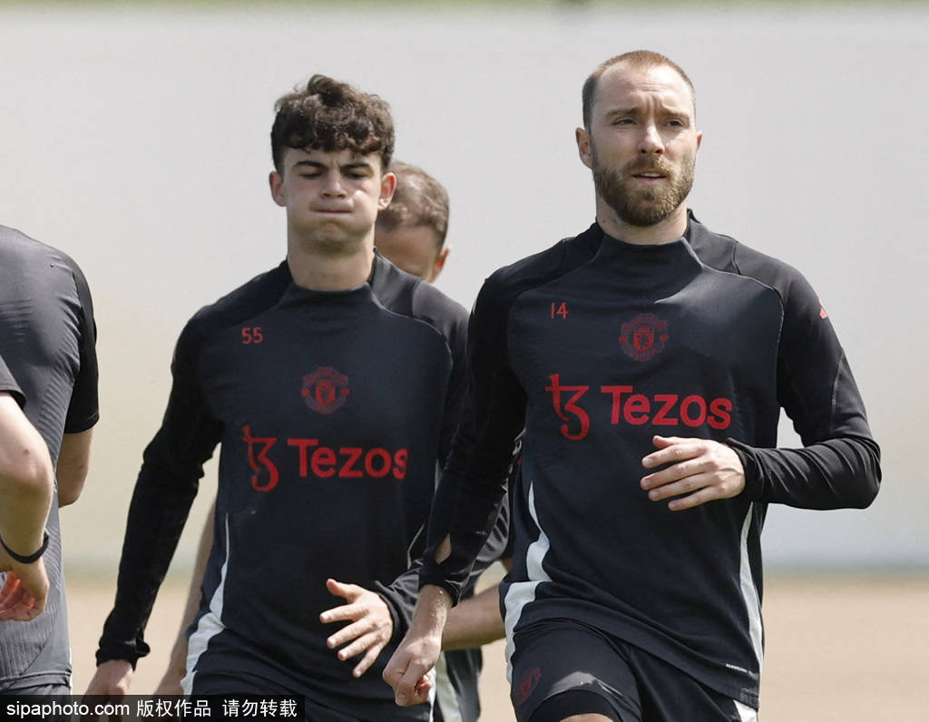 曼联官宣：8年老臣+中场大师+青训魂，三将告别！红魔换血阵痛还是新生？