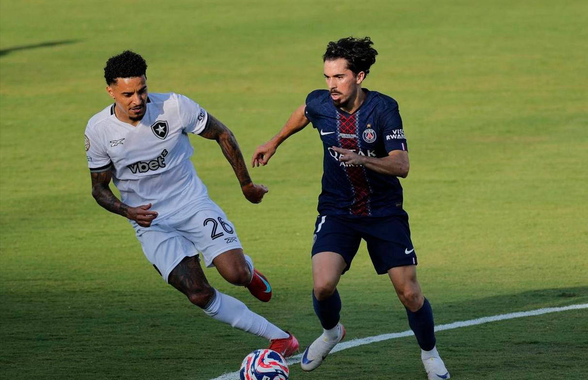 世俱杯：欧冠冠军巴黎圣日耳曼队首次被攻破，半场0-1落后巴甲劲旅